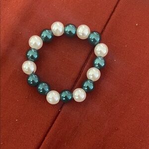 GORGEOUS BLUE AND WHITE OLNY 3